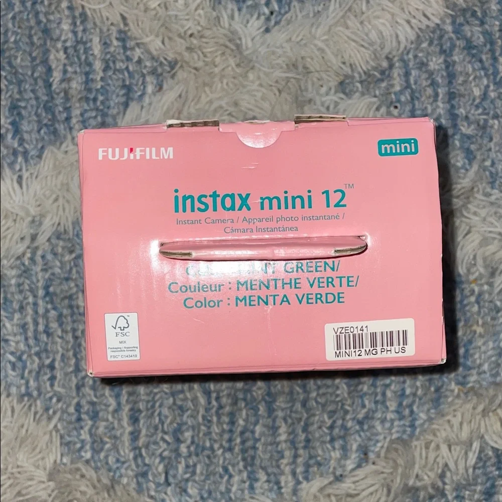 Fujifilm Instax Mini 12 in Light Green